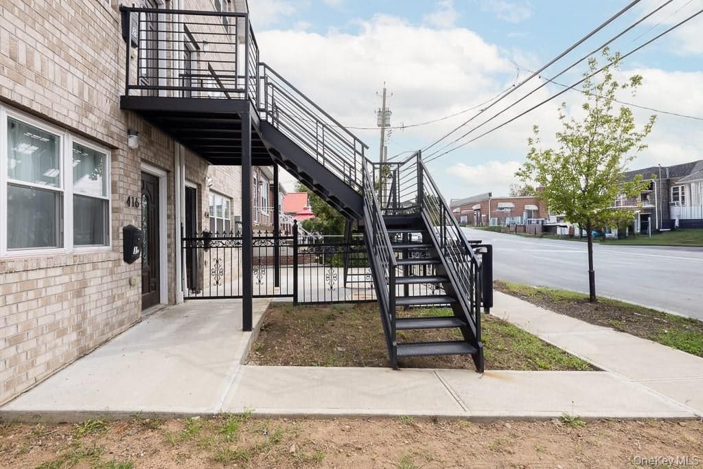 416 Revere Avenue thumbnail 3