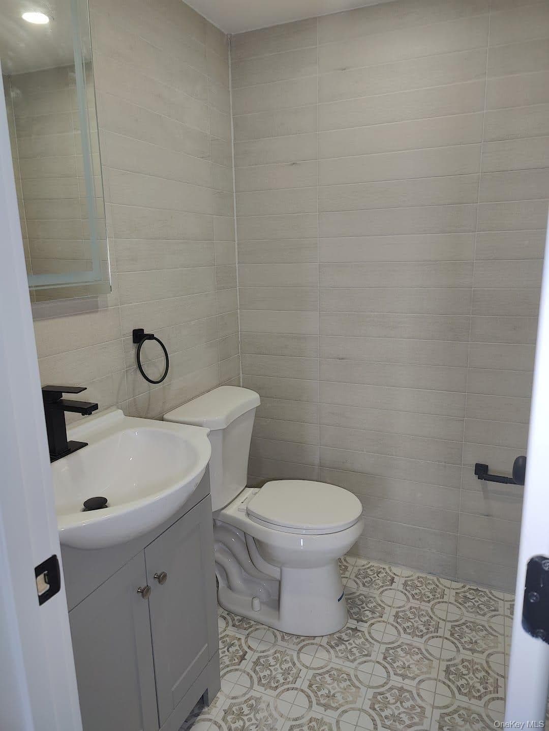 416 Revere Avenue thumbnail 17