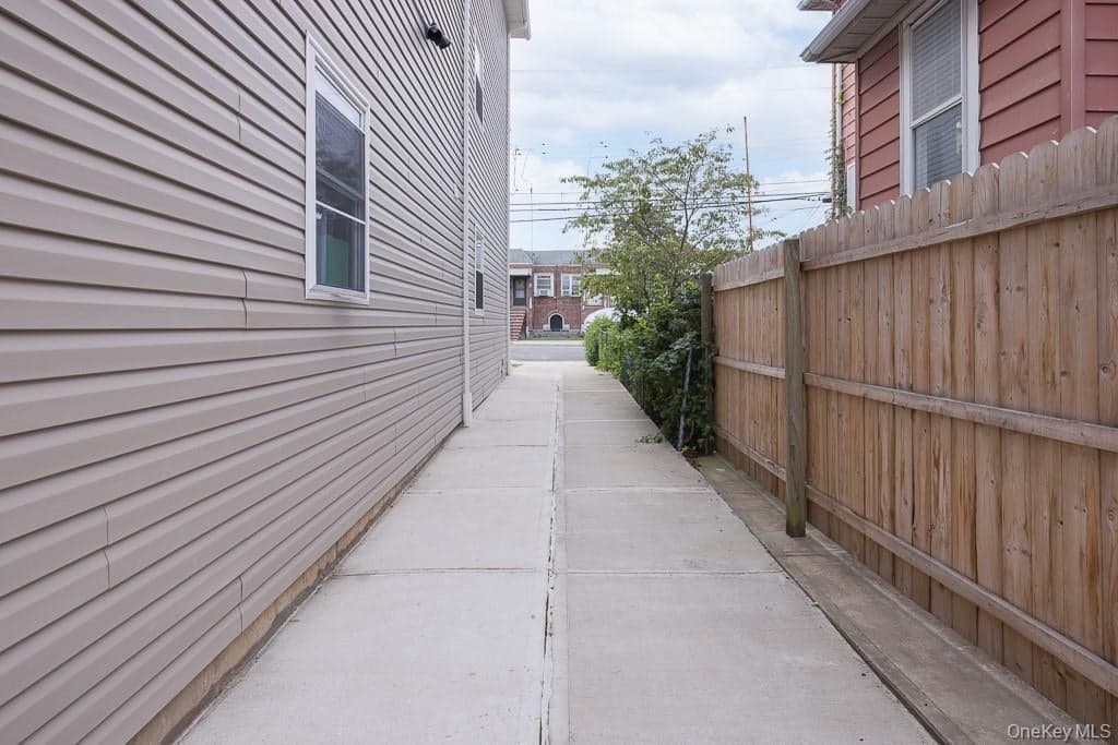 416 Revere Avenue thumbnail 7