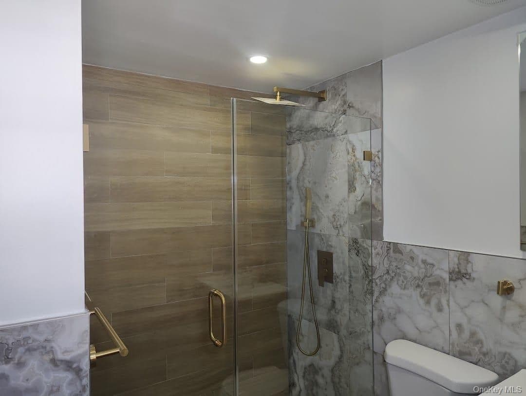 416 Revere Avenue thumbnail 14