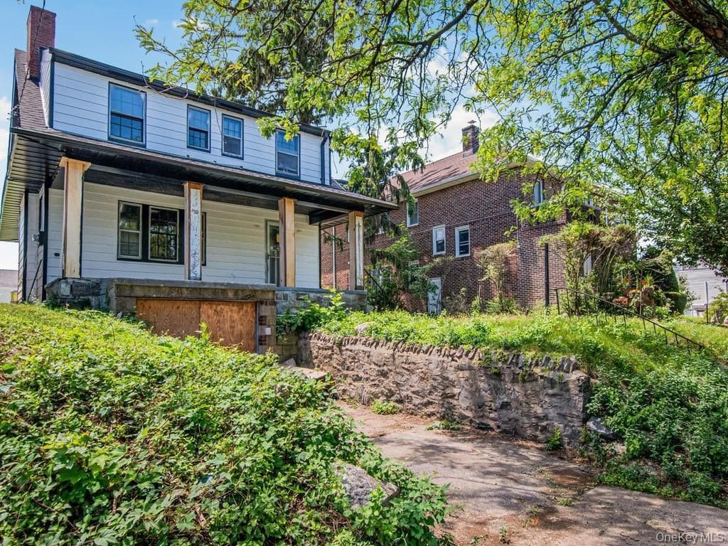 484 E 5th Street thumbnail 20