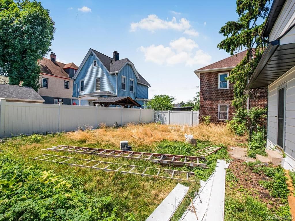 484 E 5th Street thumbnail 18