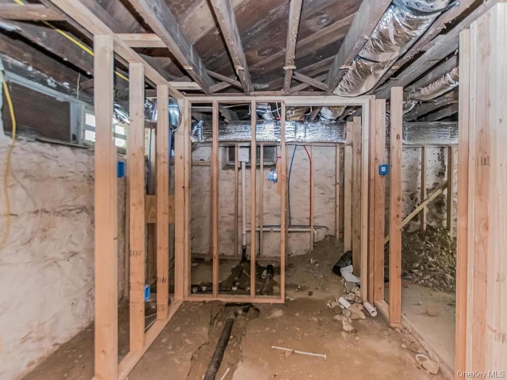 484 E 5th Street thumbnail 15