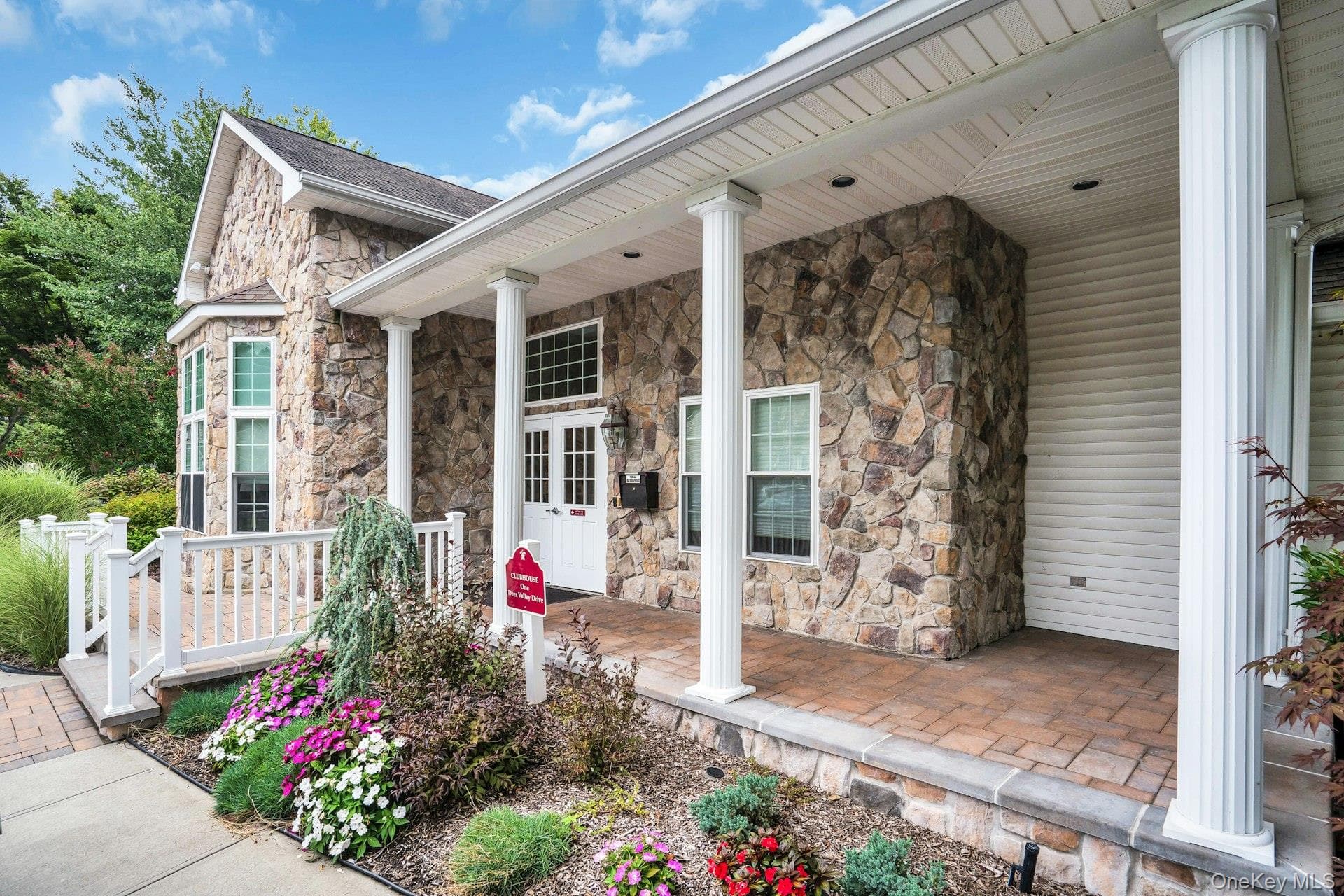 107 Deer Valley Drive thumbnail 3