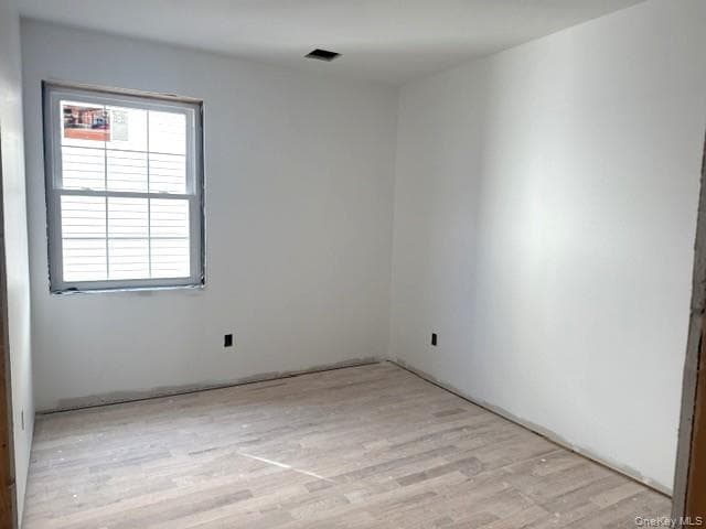 102-24 Dunton Court thumbnail 6