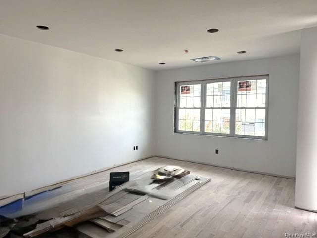 102-24 Dunton Court thumbnail 5