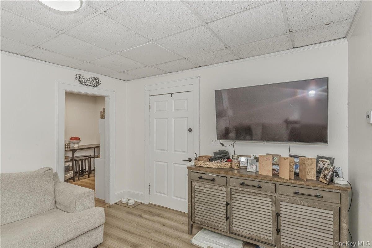 4213 Merrick Road thumbnail 16