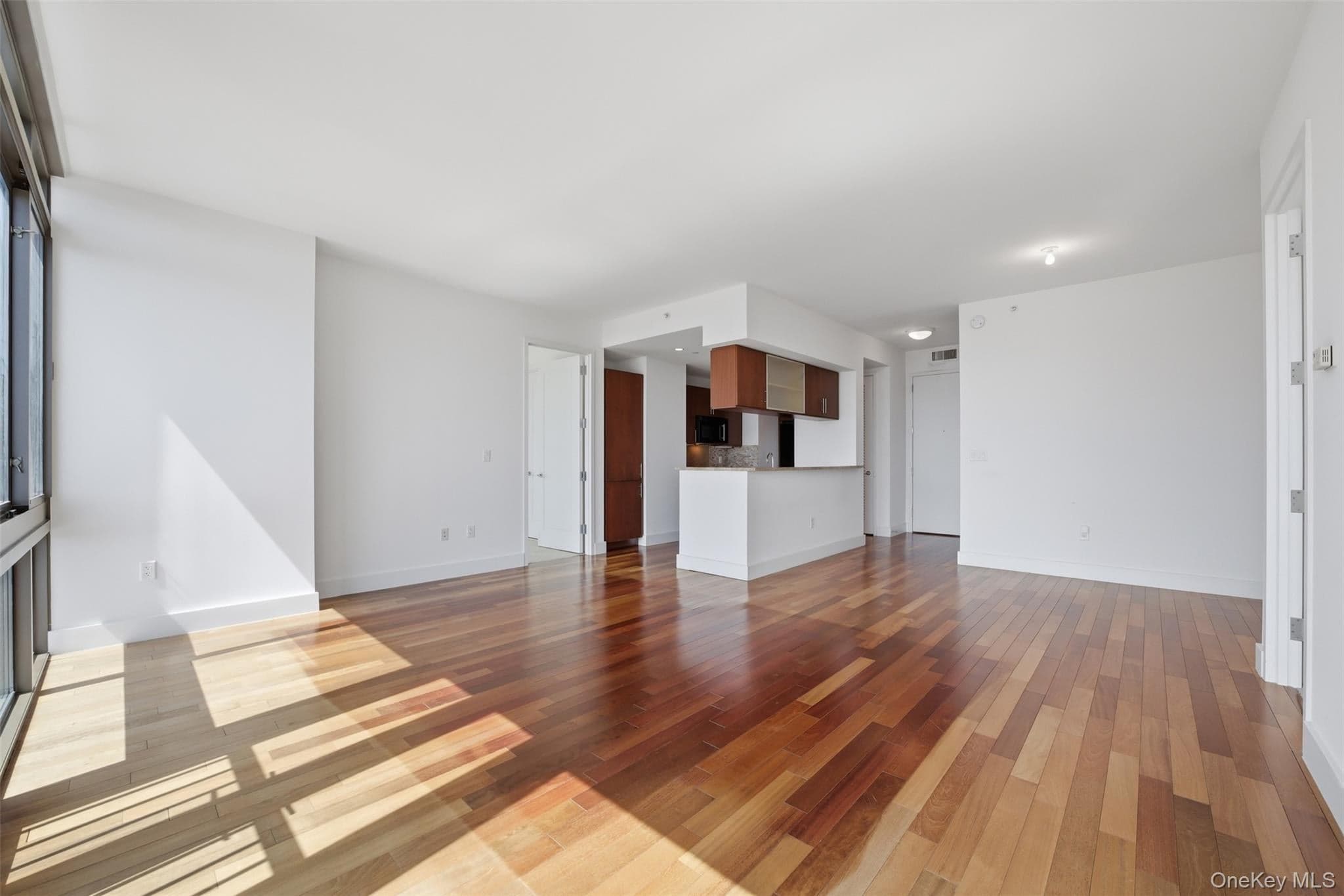 175 Huguenot Street Unit: 2602 thumbnail 2