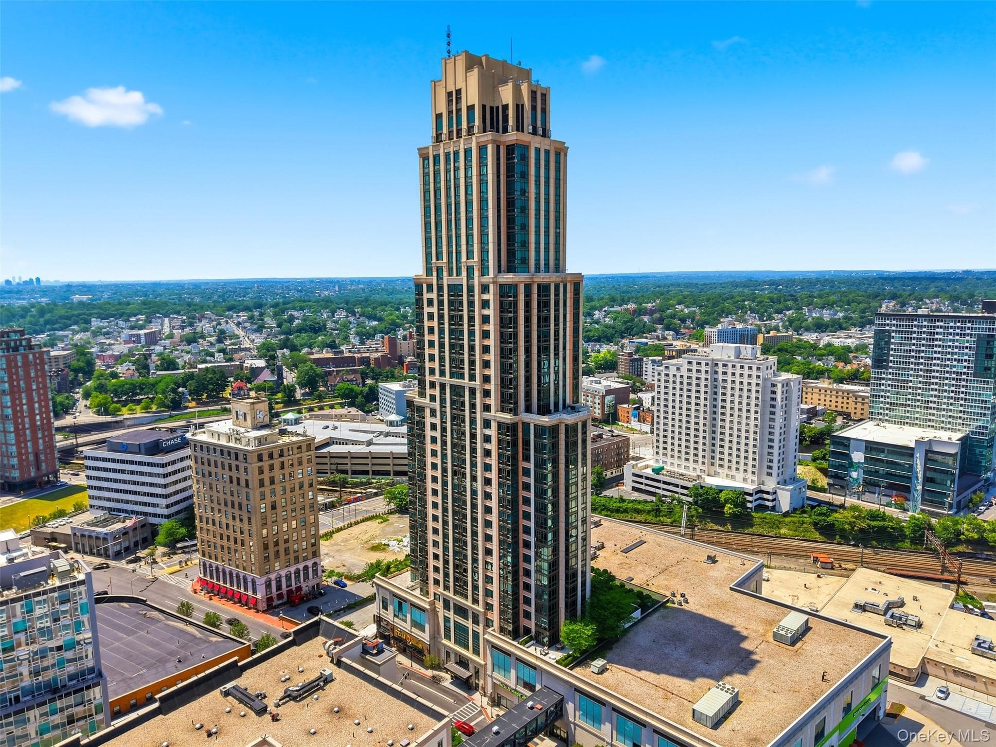 175 Huguenot Street Unit: 2602 thumbnail 32