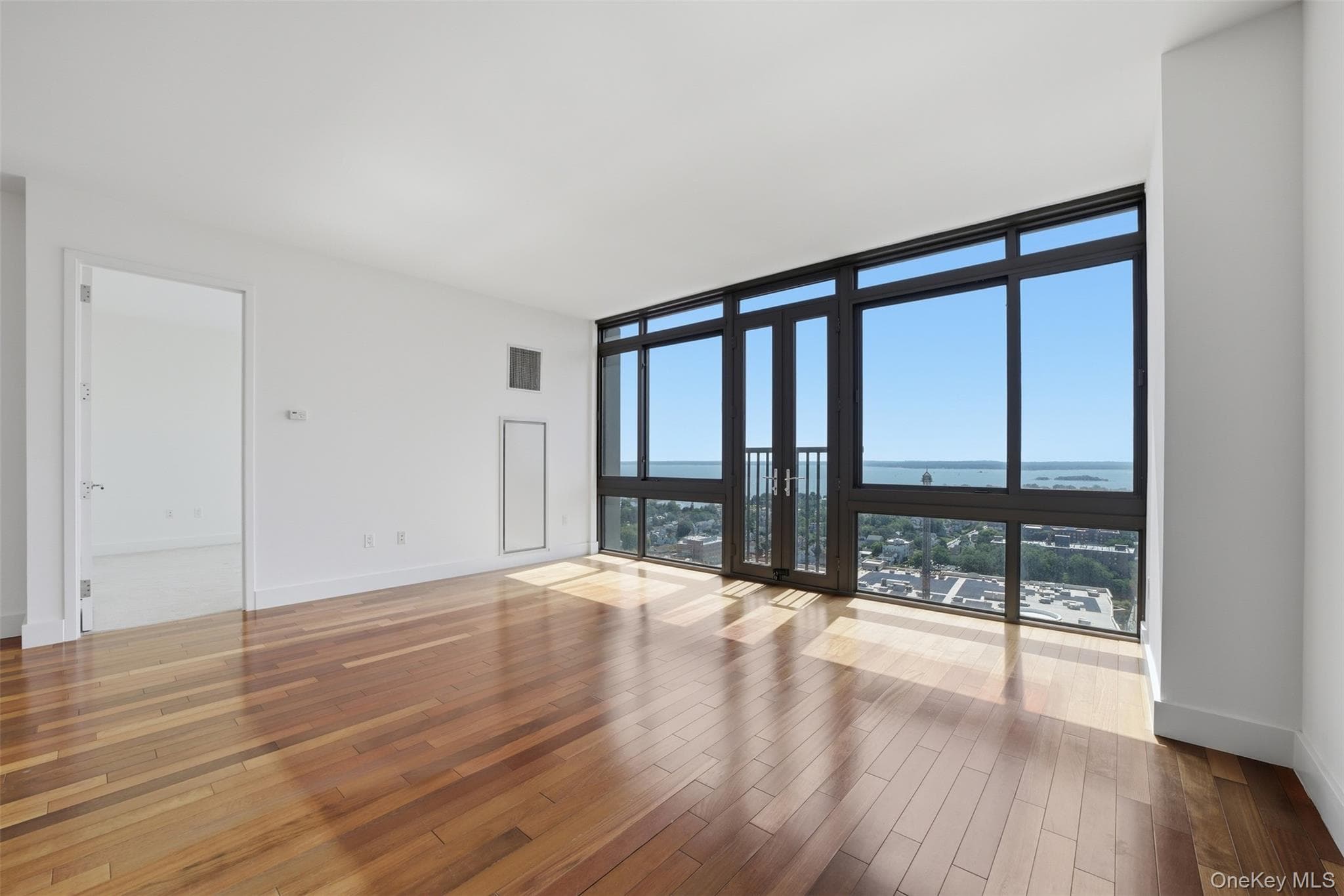 175 Huguenot Street Unit: 2602 thumbnail 3