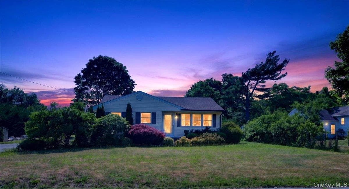 66 Fuoco Road, Bellport