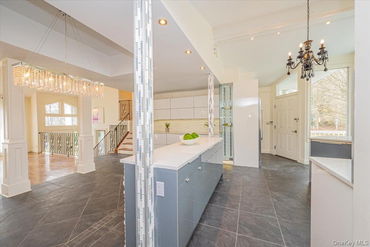 87 Soundview Drive thumbnail 14