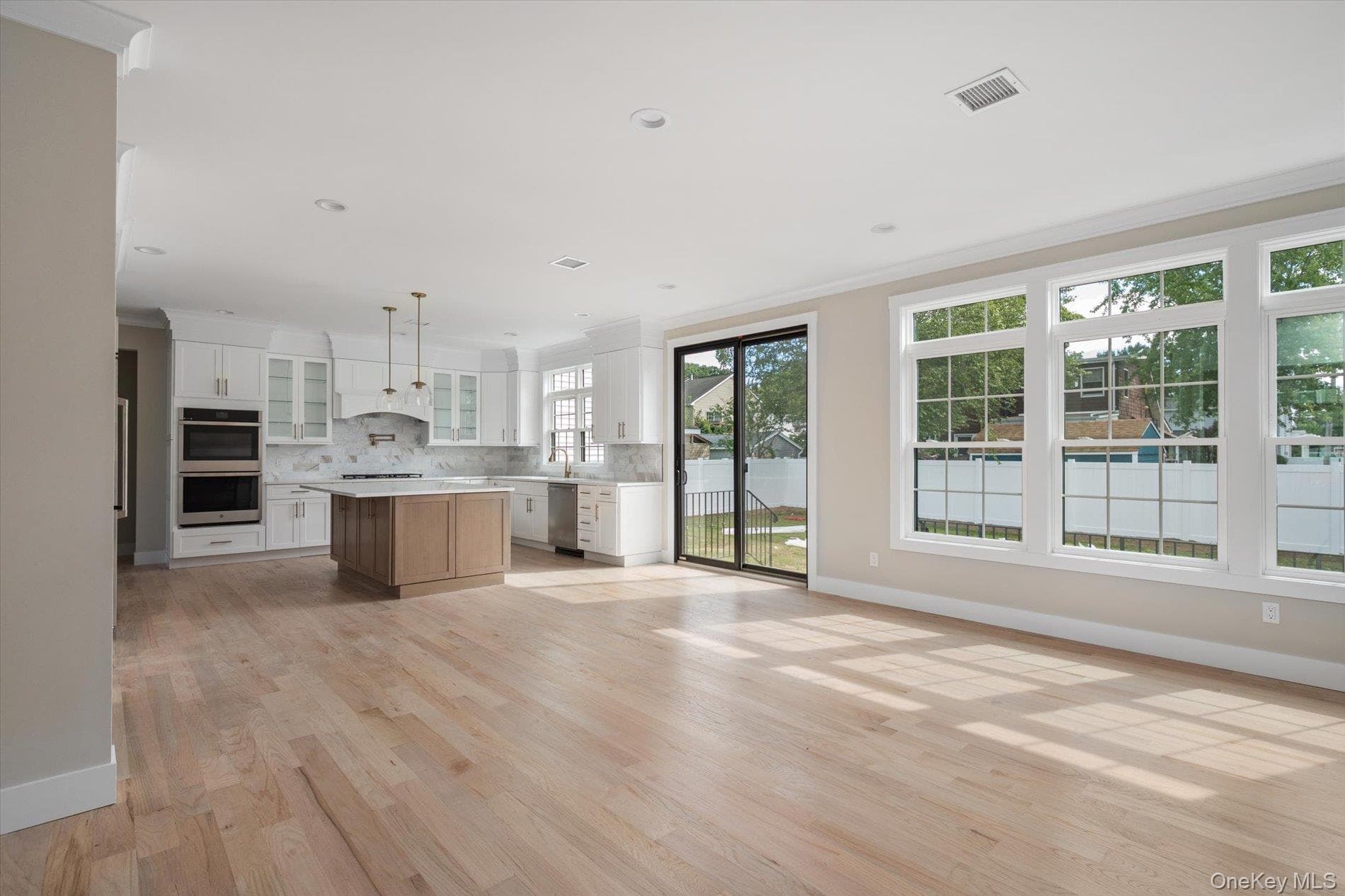 3380 Silverton Avenue thumbnail 6