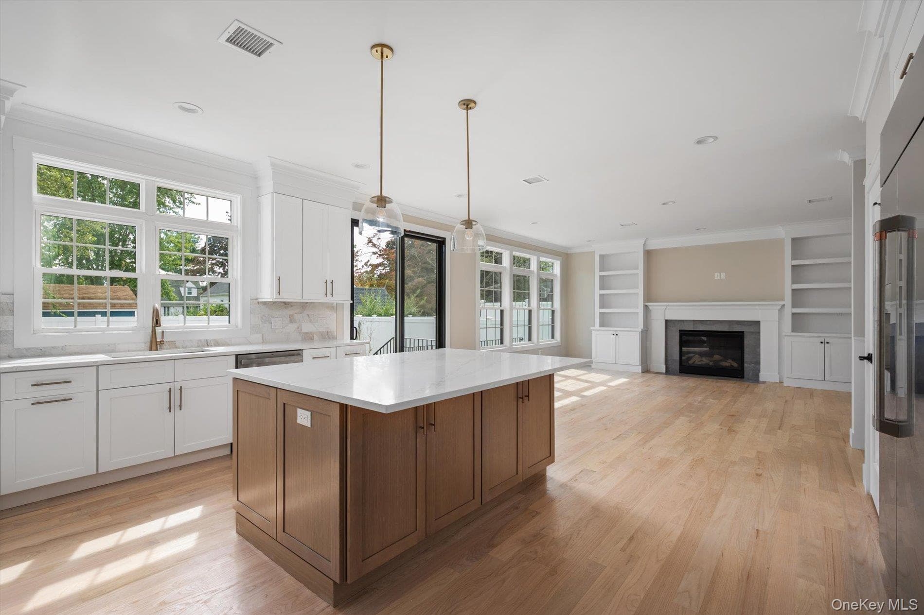 3380 Silverton Avenue thumbnail 5