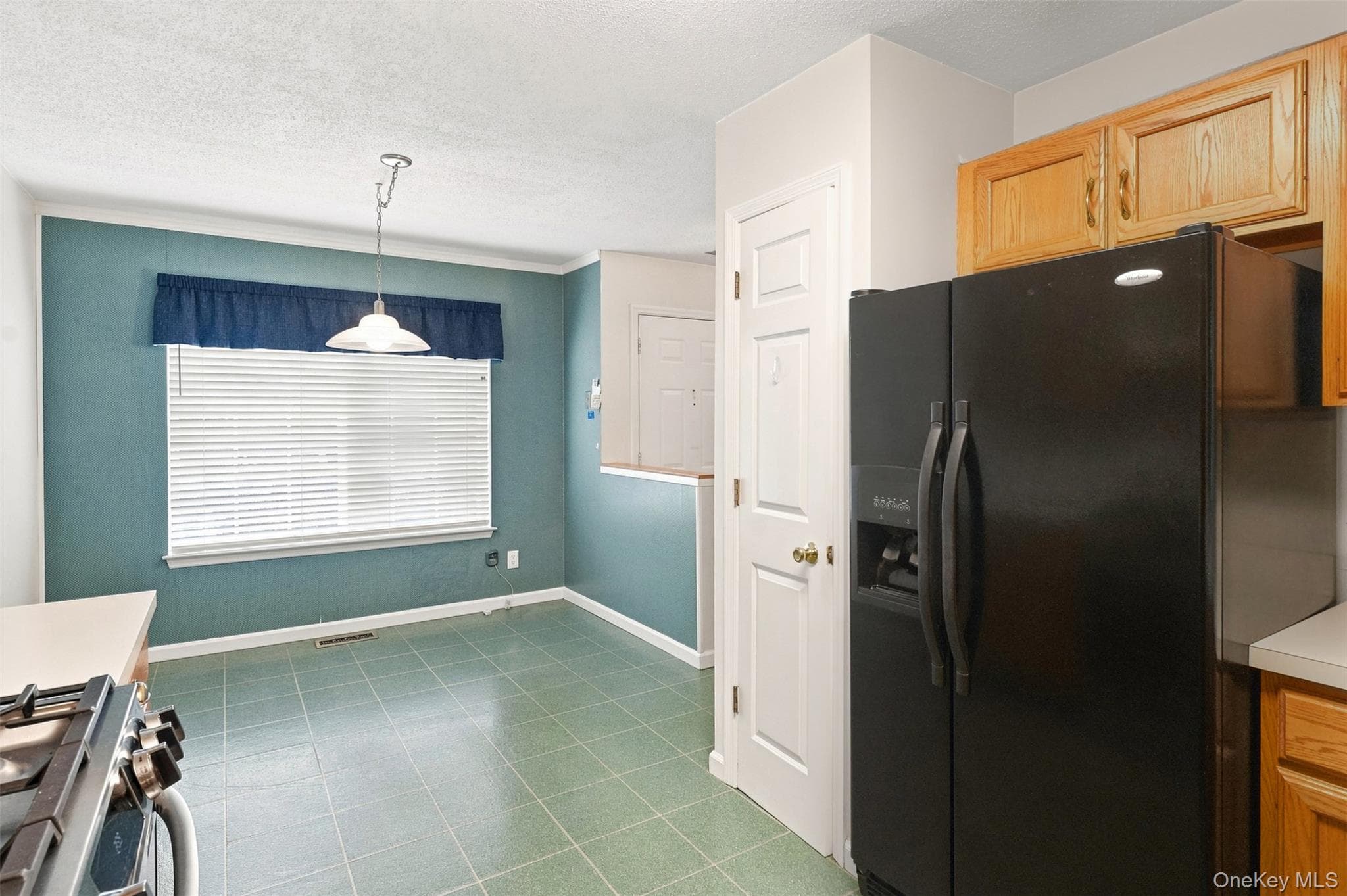 103 Kensington Court thumbnail 5