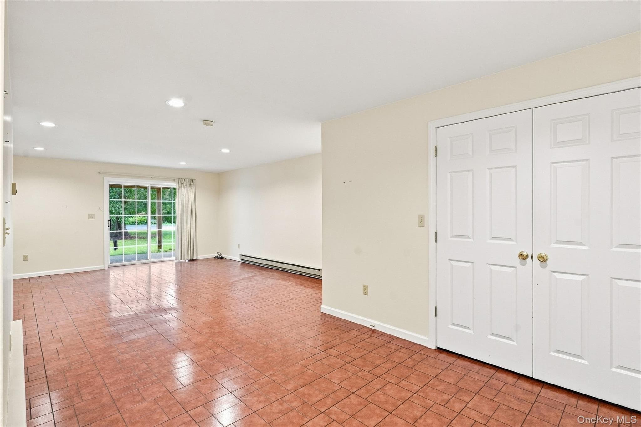 103 Kensington Court thumbnail 27
