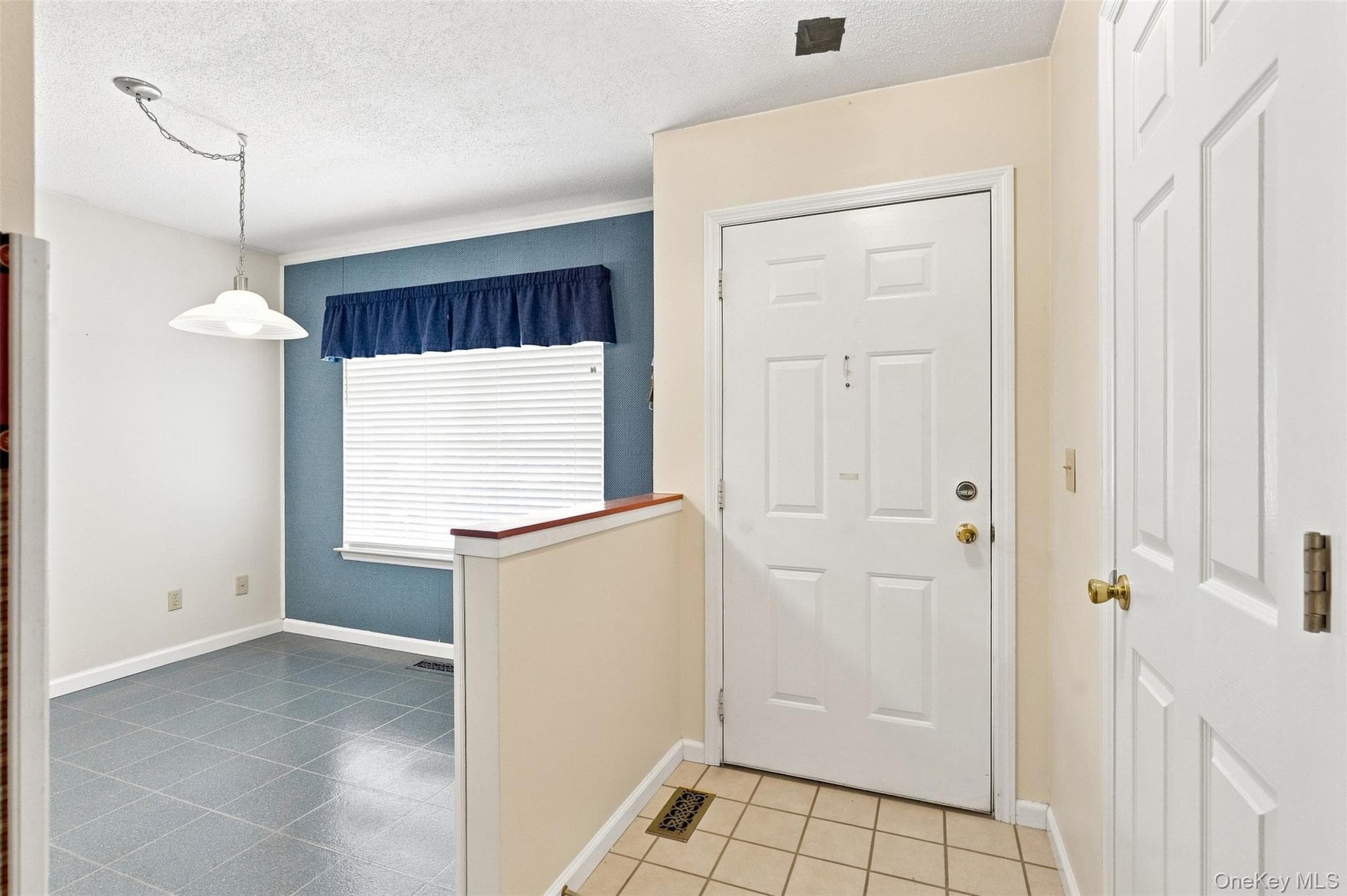 103 Kensington Court thumbnail 9