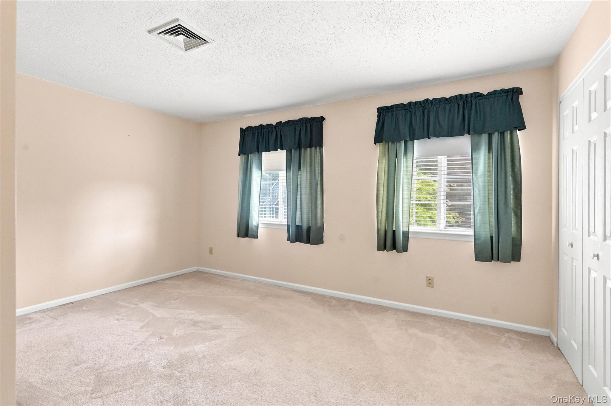 103 Kensington Court thumbnail 25
