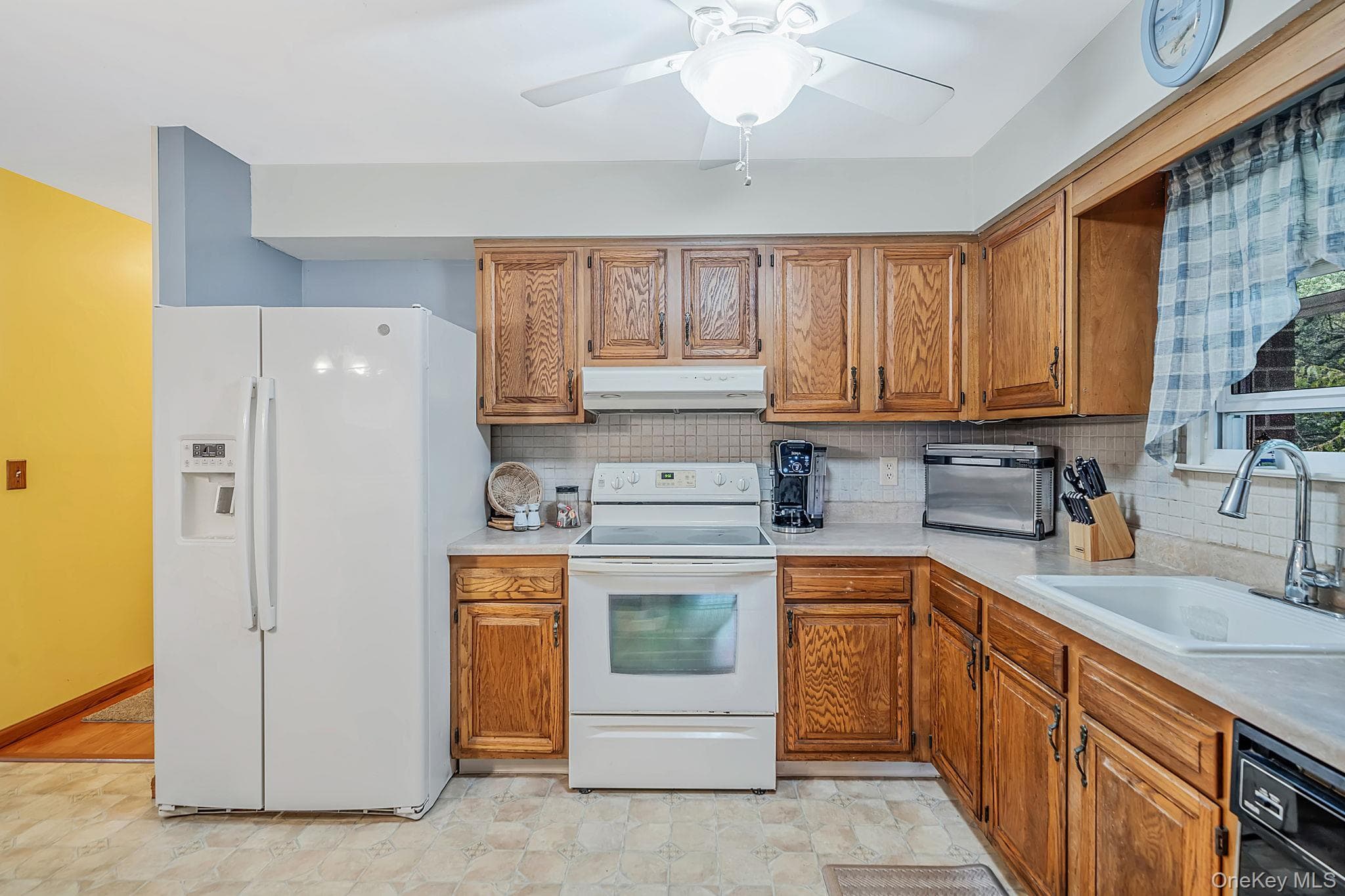 102 Robinson Avenue thumbnail 11
