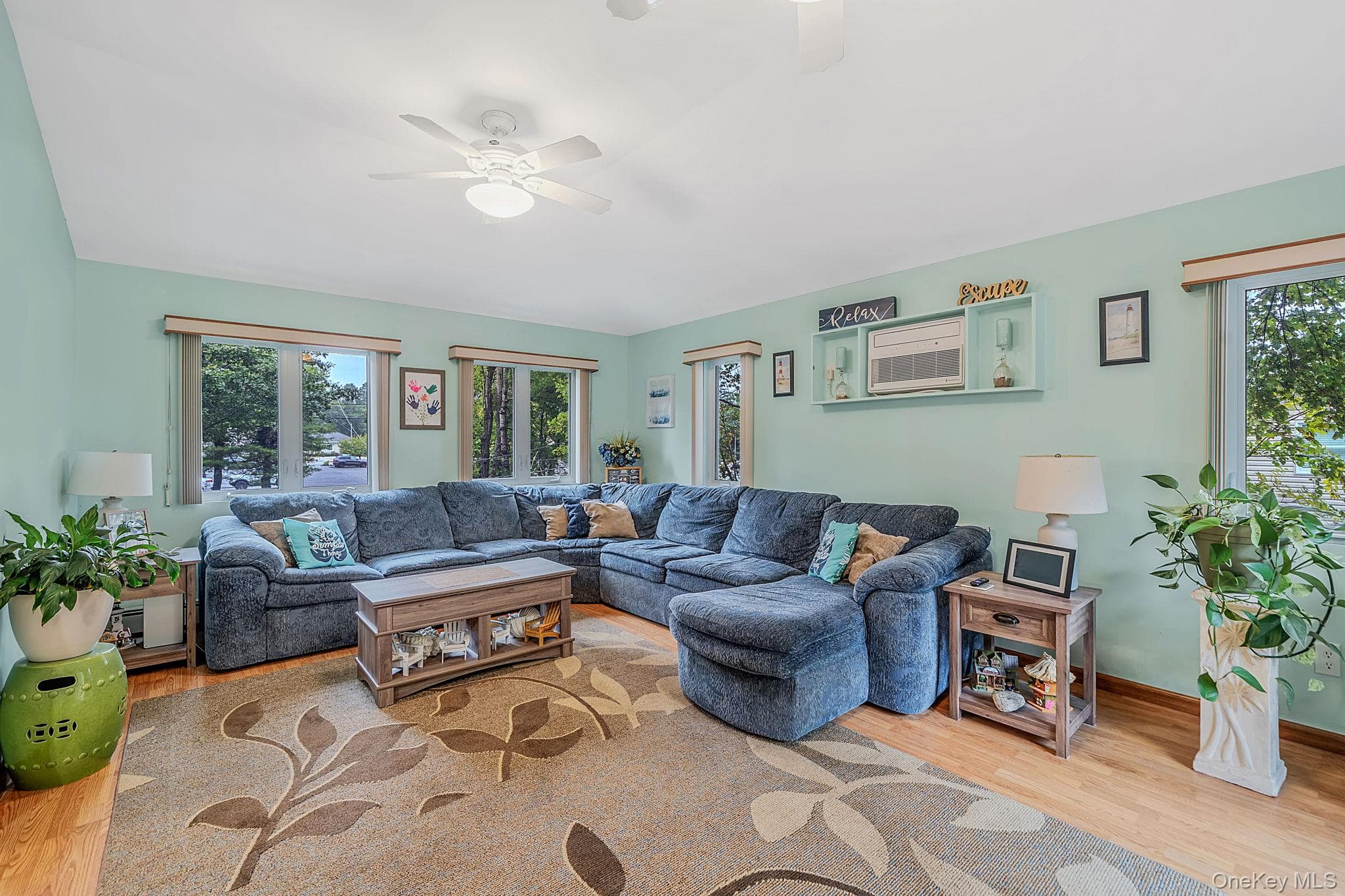 102 Robinson Avenue thumbnail 16