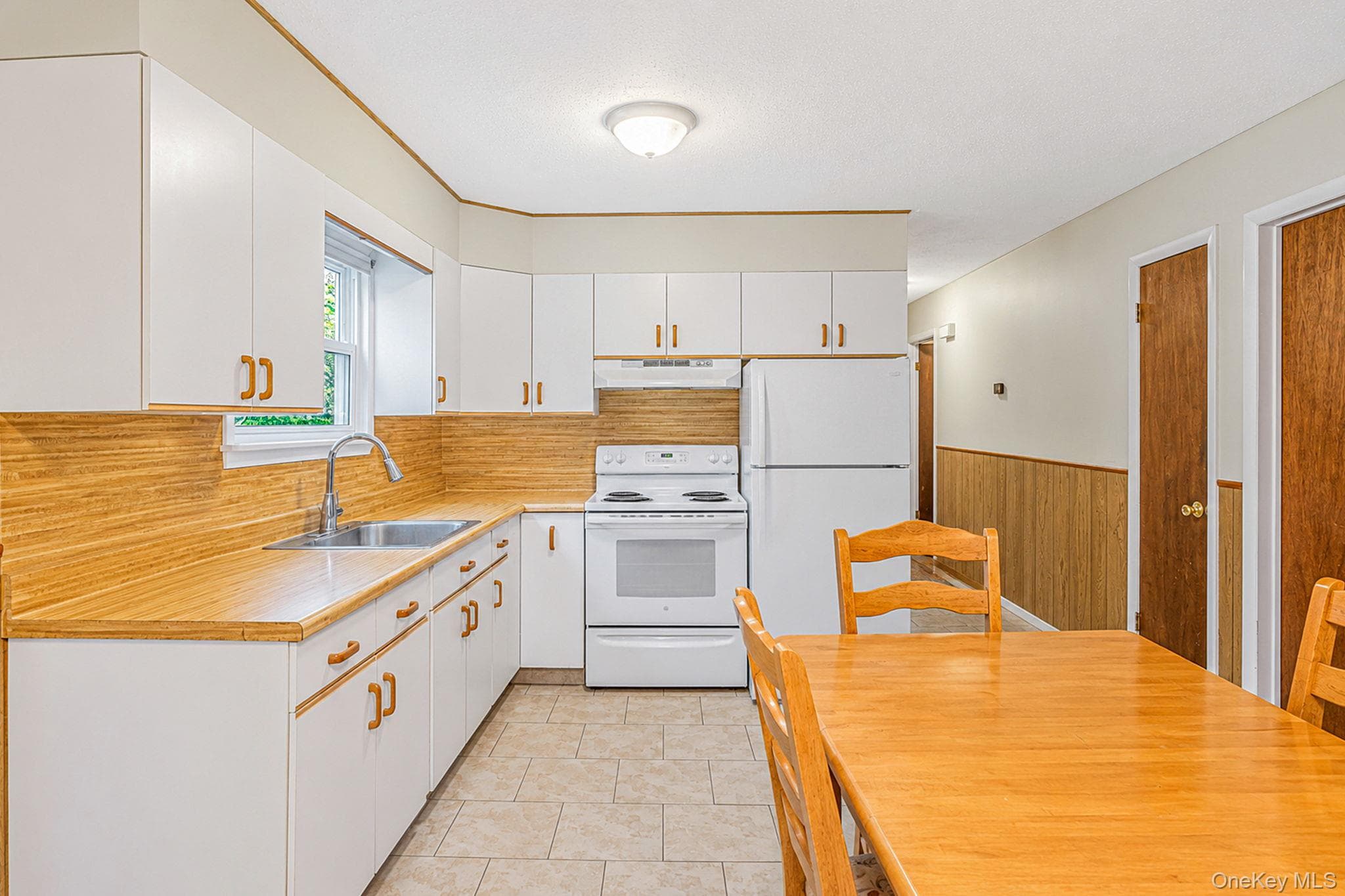 102 Robinson Avenue thumbnail 5