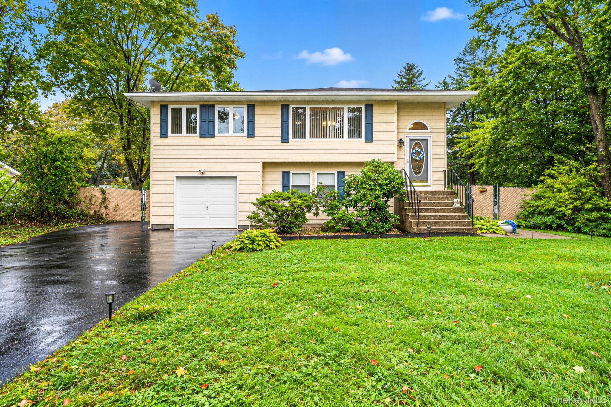 102 Robinson Avenue, Medford