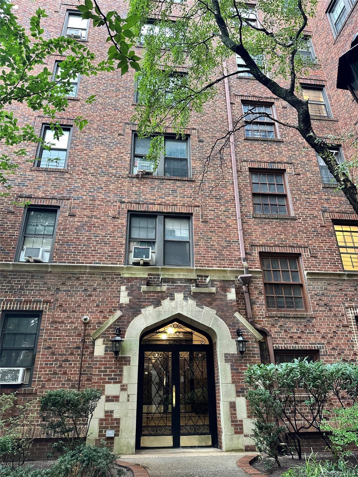 68-36 Burns St Unit: D3 photo 1