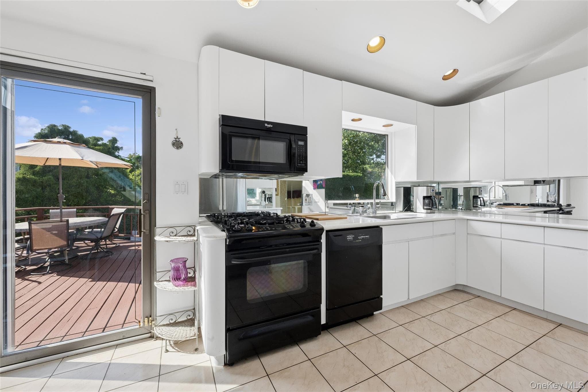 2105 Holland Way thumbnail 7