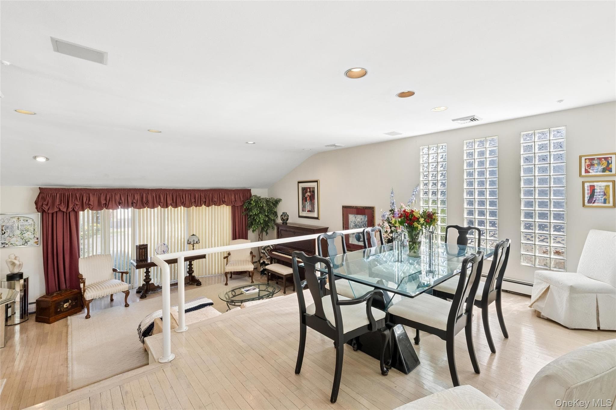 2105 Holland Way thumbnail 5