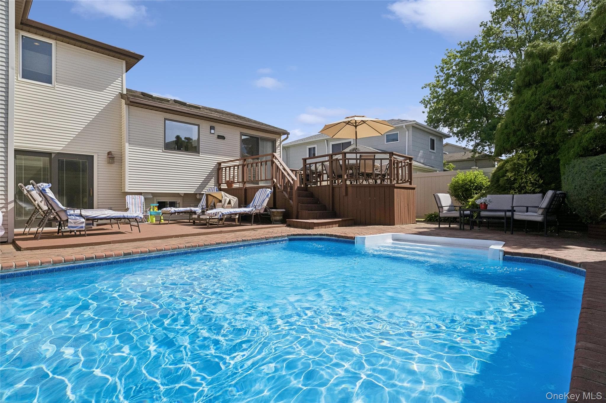 2105 Holland Way thumbnail 30