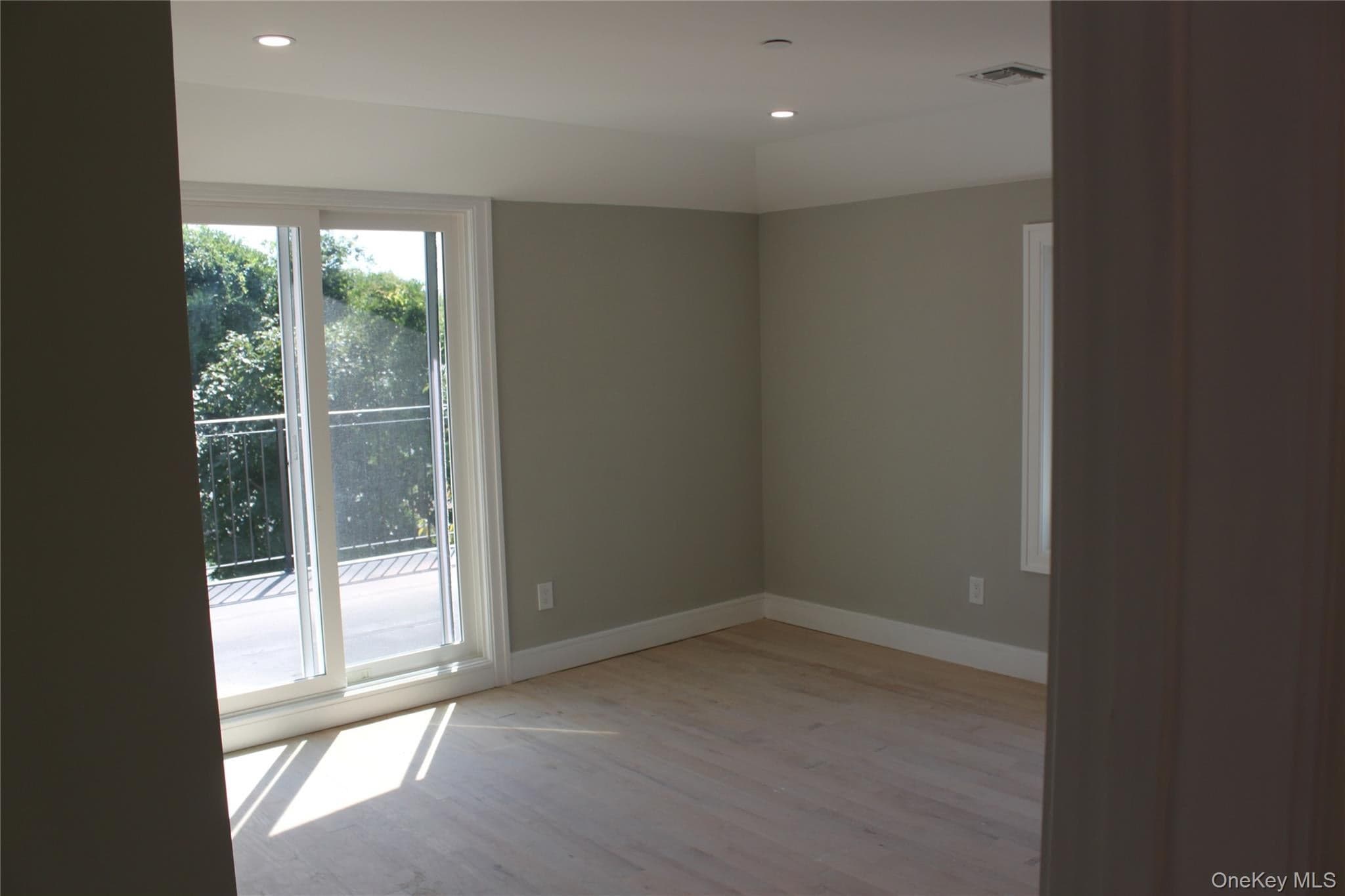 14518 106th Avenue thumbnail 44