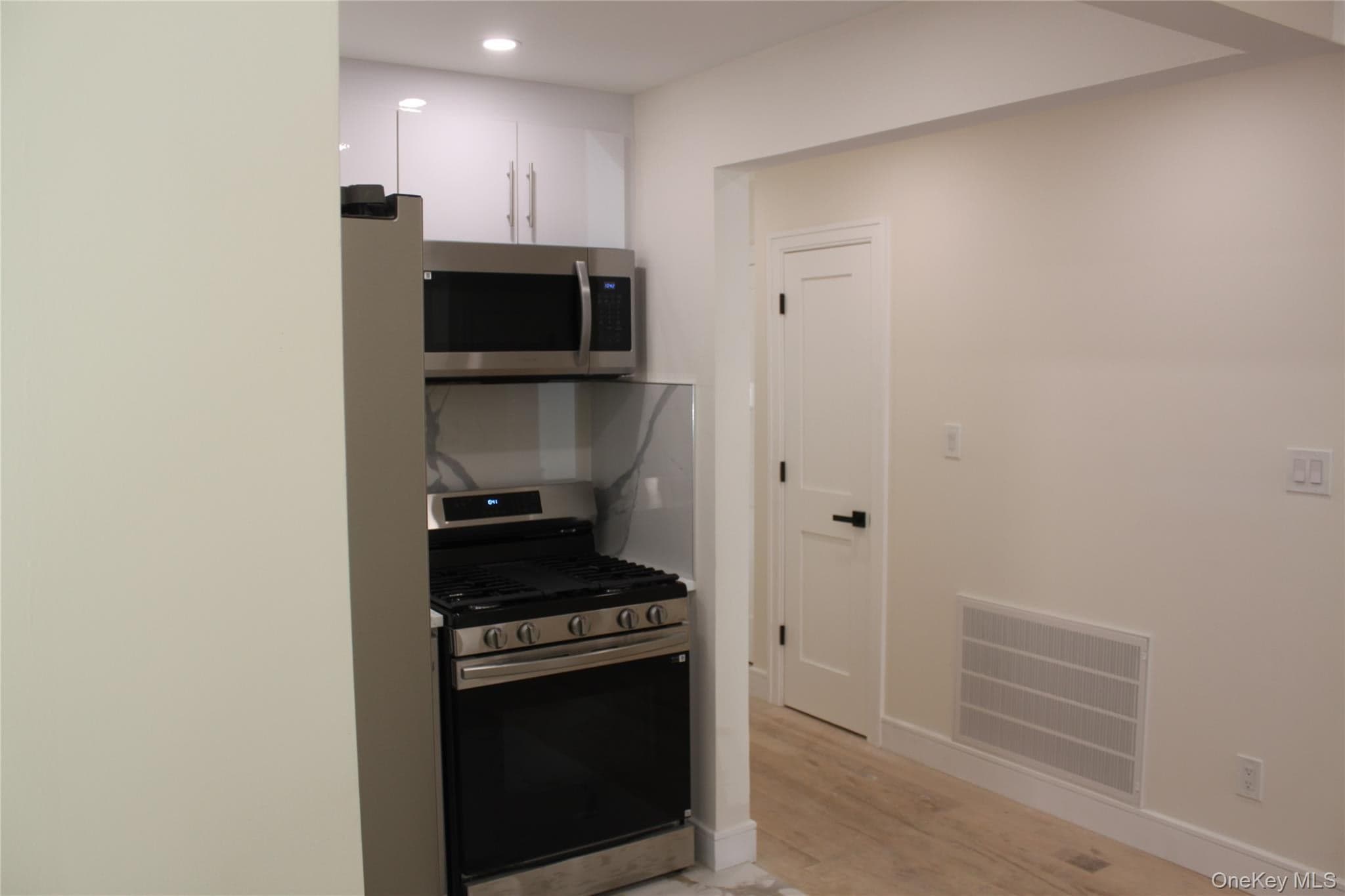 14518 106th Avenue thumbnail 10