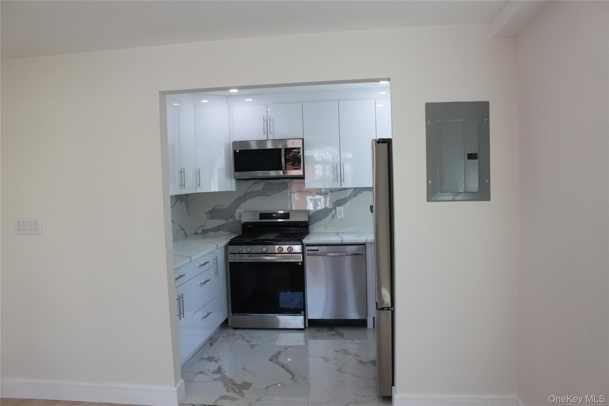 14518 106th Avenue thumbnail 33
