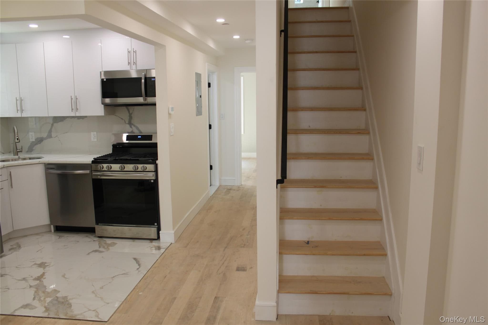 14518 106th Avenue thumbnail 11