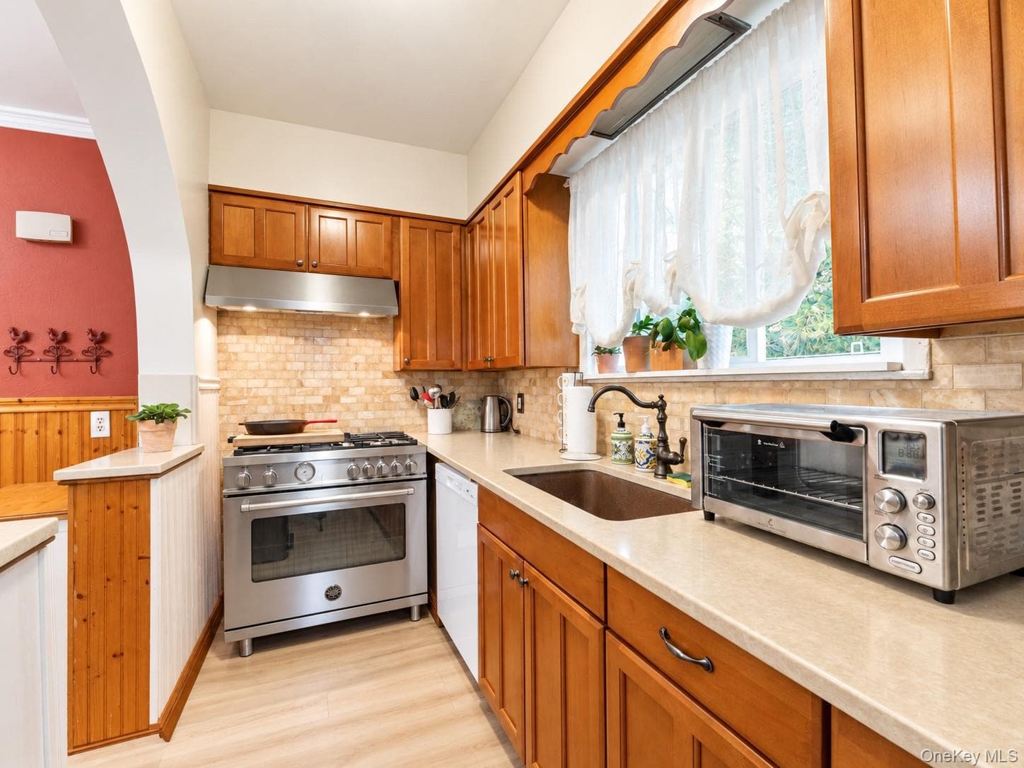 108 Soundview Street thumbnail 5