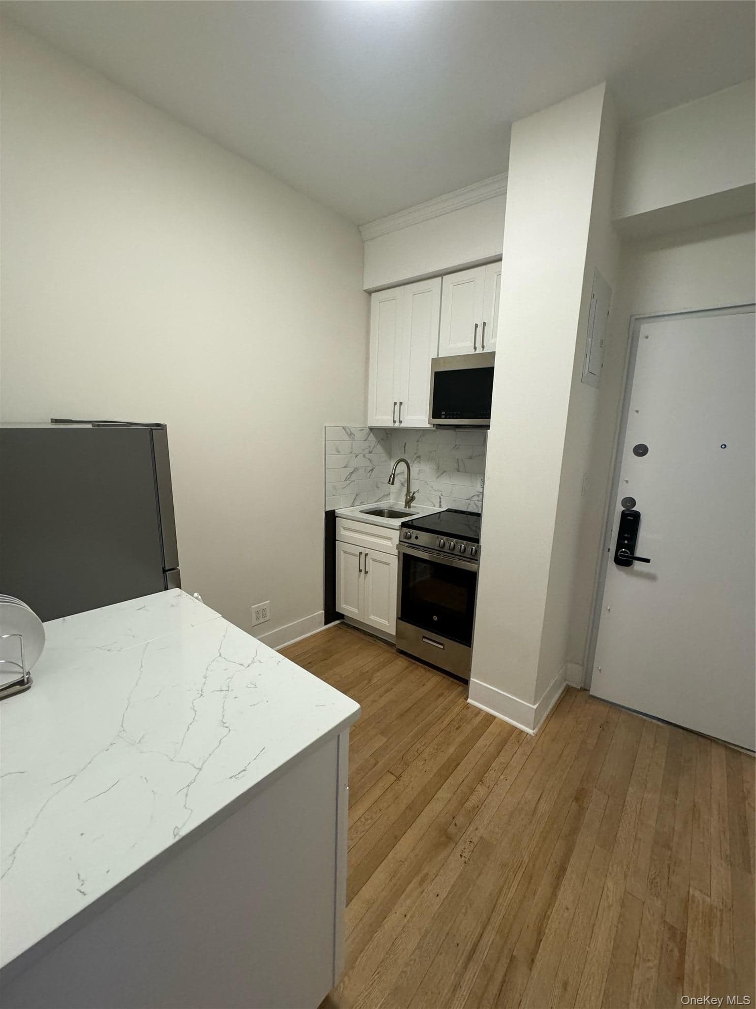 43 W 54th Street thumbnail 11
