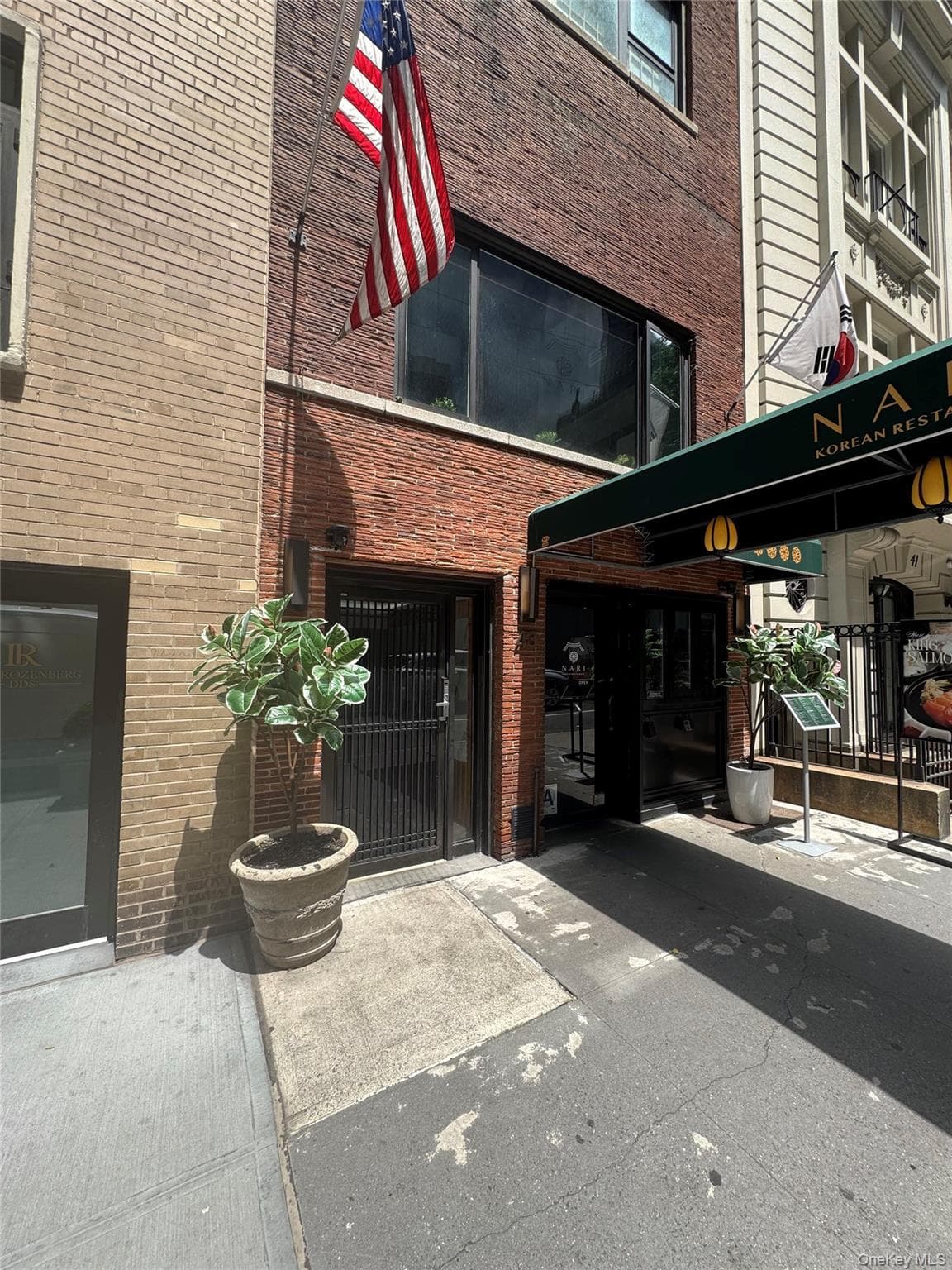43 W 54th Street thumbnail 3