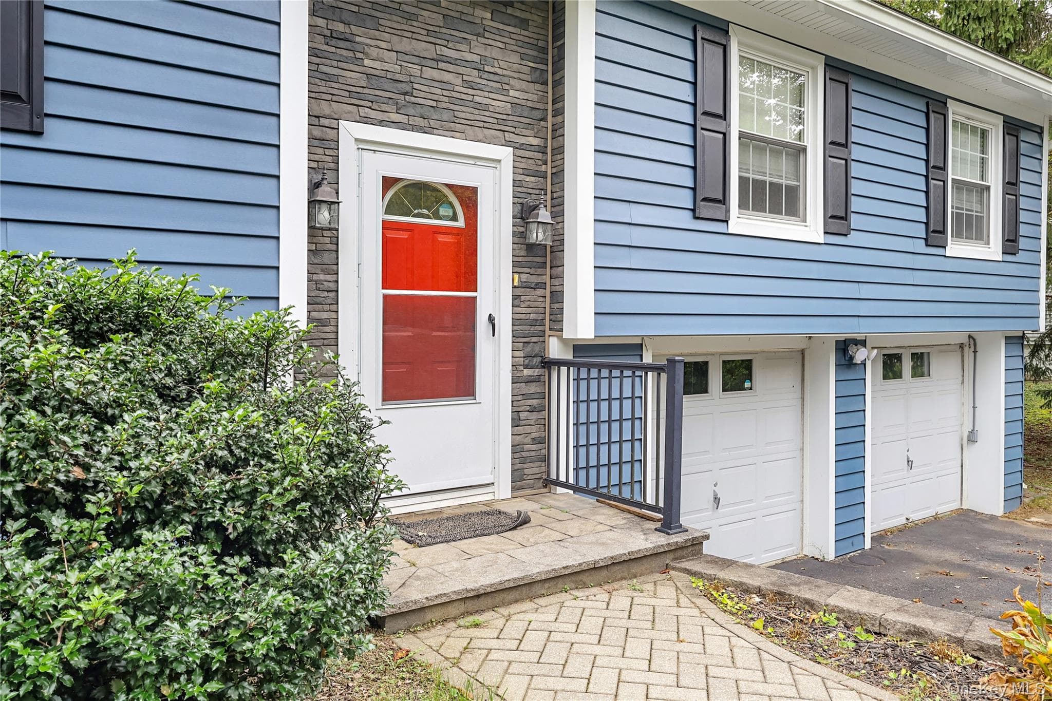 545 N Quaker Lane thumbnail 2