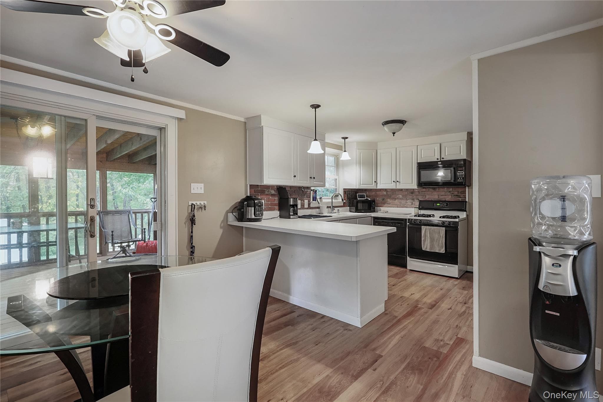 545 N Quaker Lane thumbnail 25