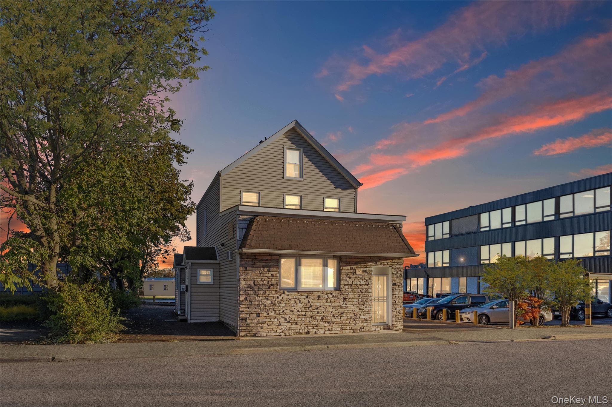 15 E Carl Street photo 1