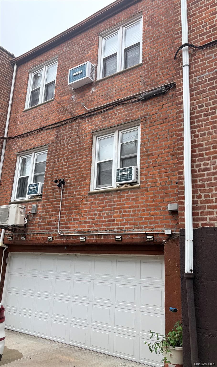 1309 E 52nd Street thumbnail 6