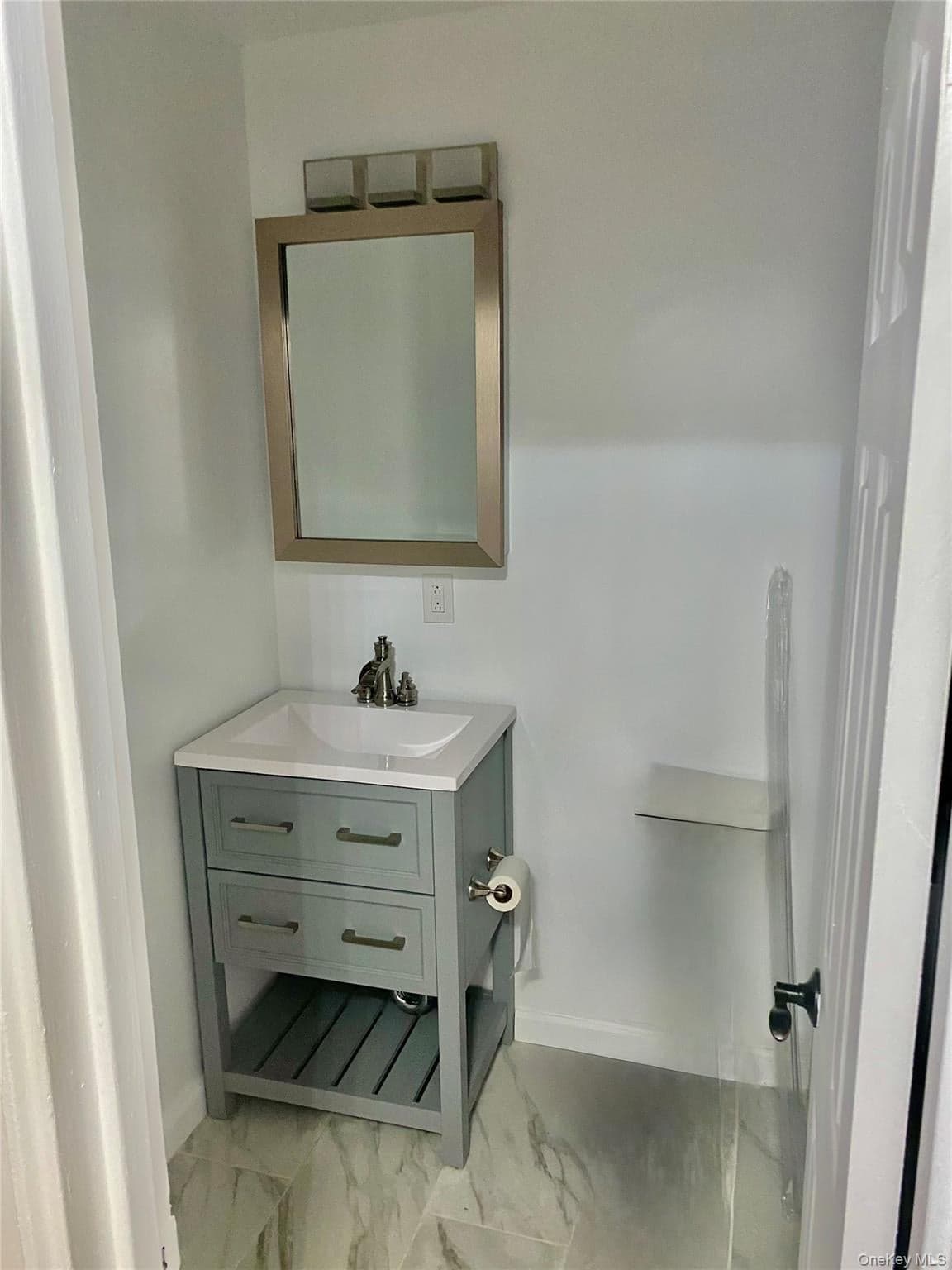 1309 E 52nd Street thumbnail 10
