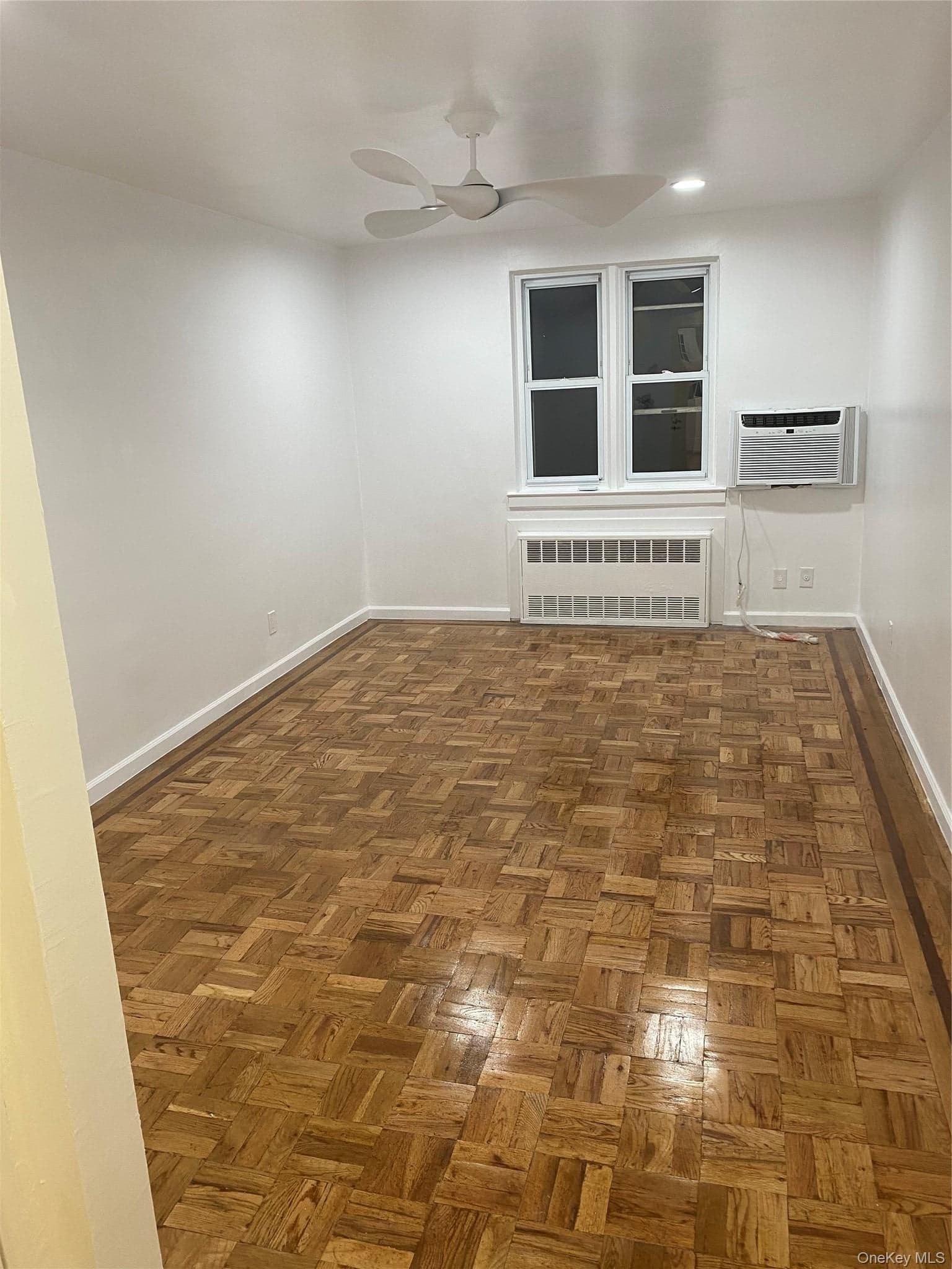 1309 E 52nd Street thumbnail 11