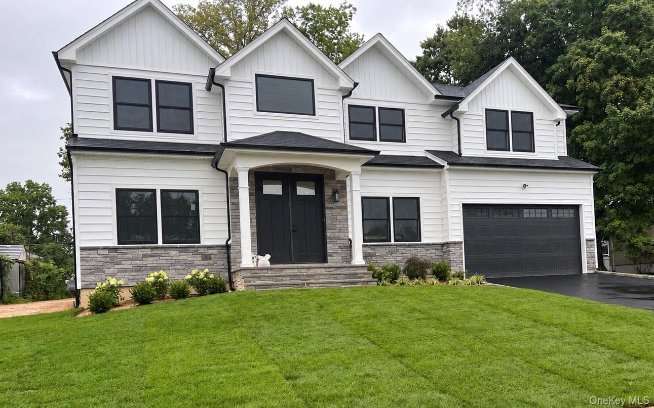 7 Otsego Place, Jericho