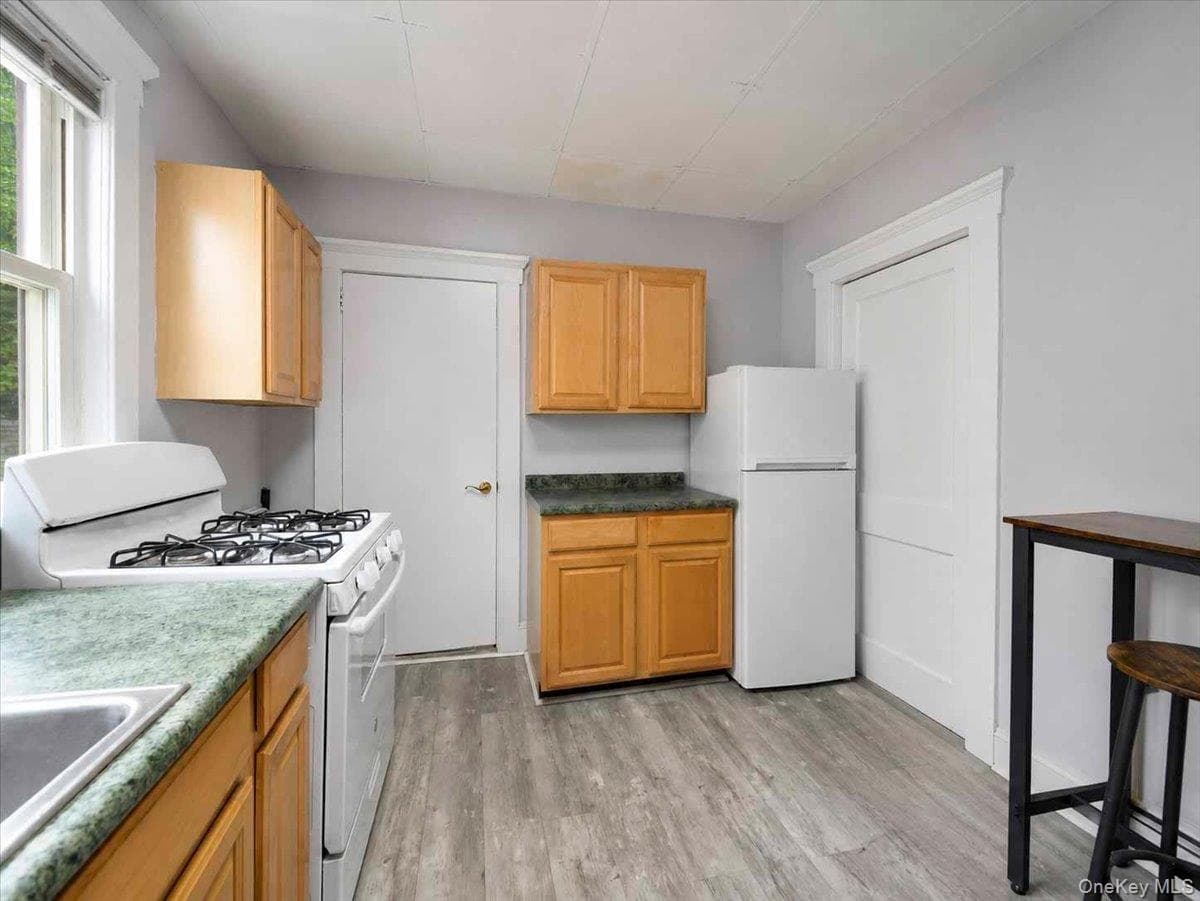 92 N Highland Avenue thumbnail 13