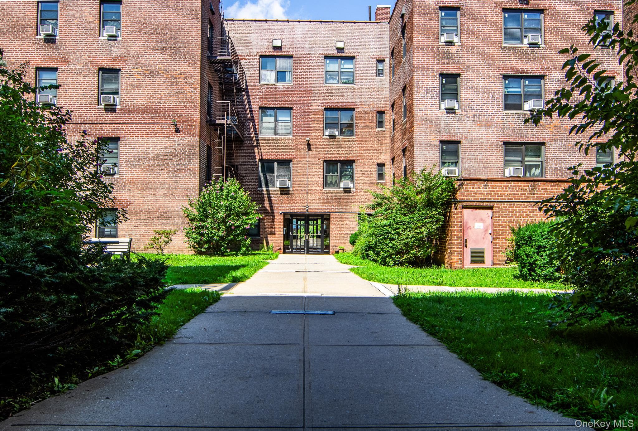 470 N Broadway Unit: B23 thumbnail 2