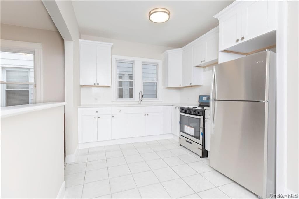 1845 Tomlinson Avenue thumbnail 5