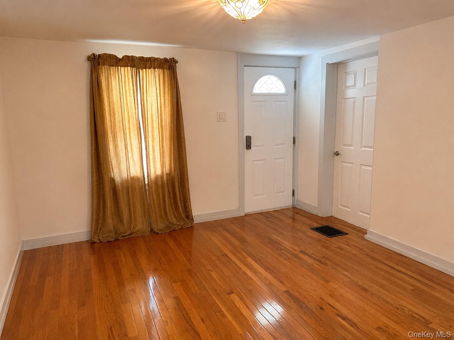 84 Wilkes Street thumbnail 3