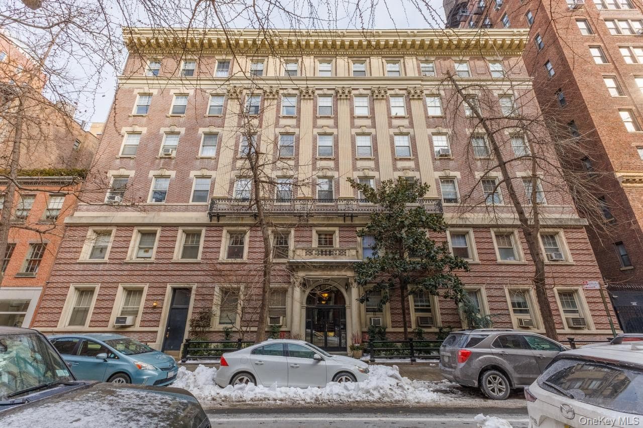 15 E 10th Street Unit: 4A, New York (manhattan)