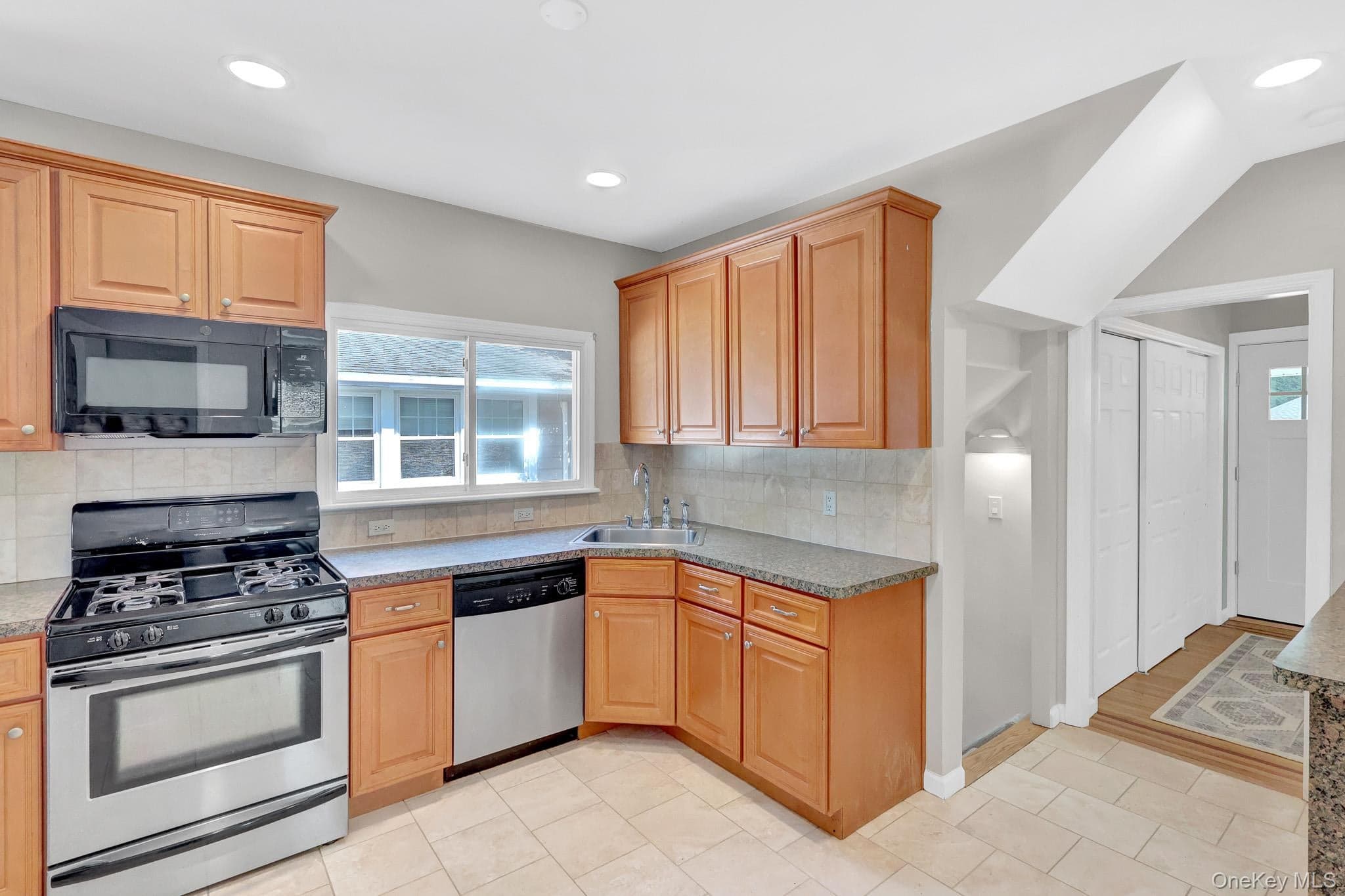 53 Watts Place thumbnail 22